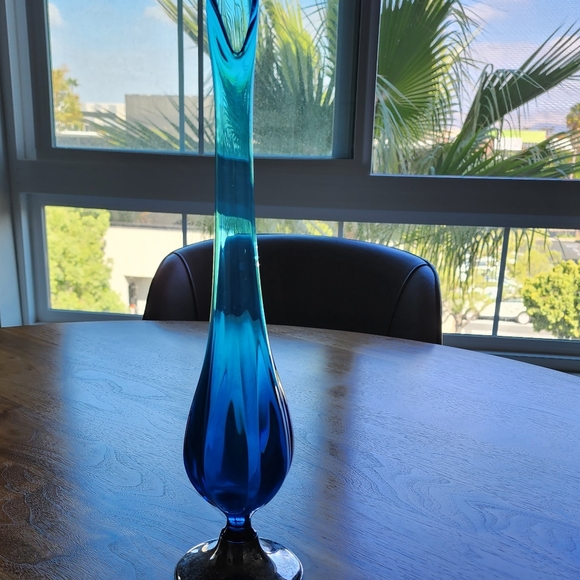 Vtg Empire Aqua/Blue Glass 18" Swung vase with Sterling Weighted base Rare - Picture 3 of 12